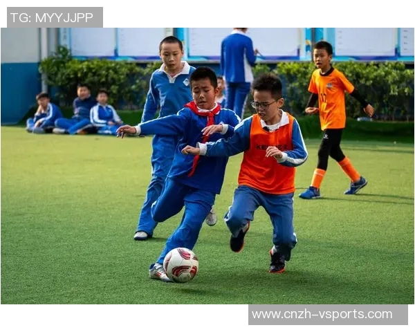 提升足球技术训练的有效方法与技巧分享助力青少年球员成长 提升足球技术训练的有效方法与技巧分享助力青少年球员成长